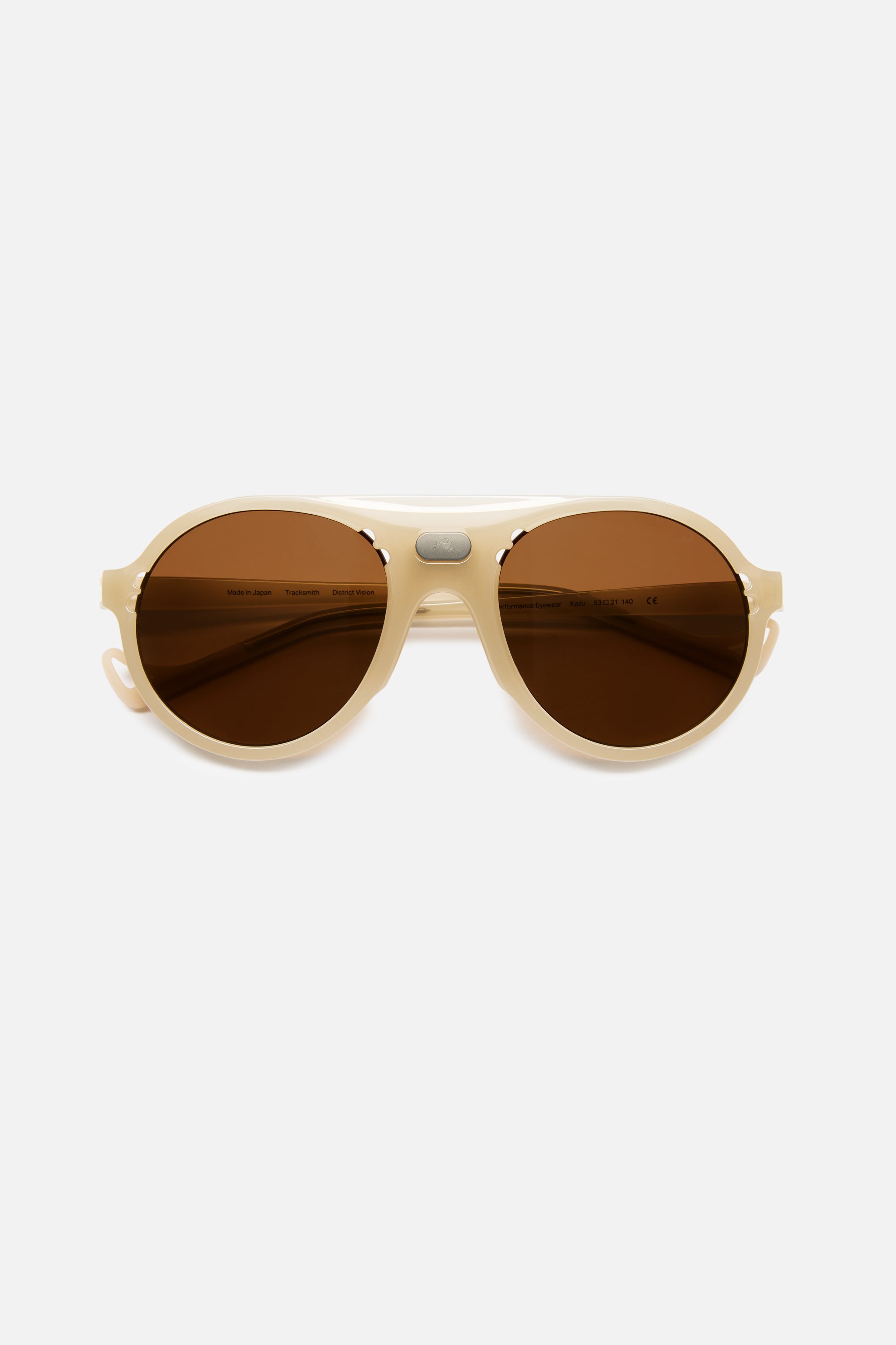 kazu☆ Kazu Tourer Ivory, D+ Earth Vision – District Vision